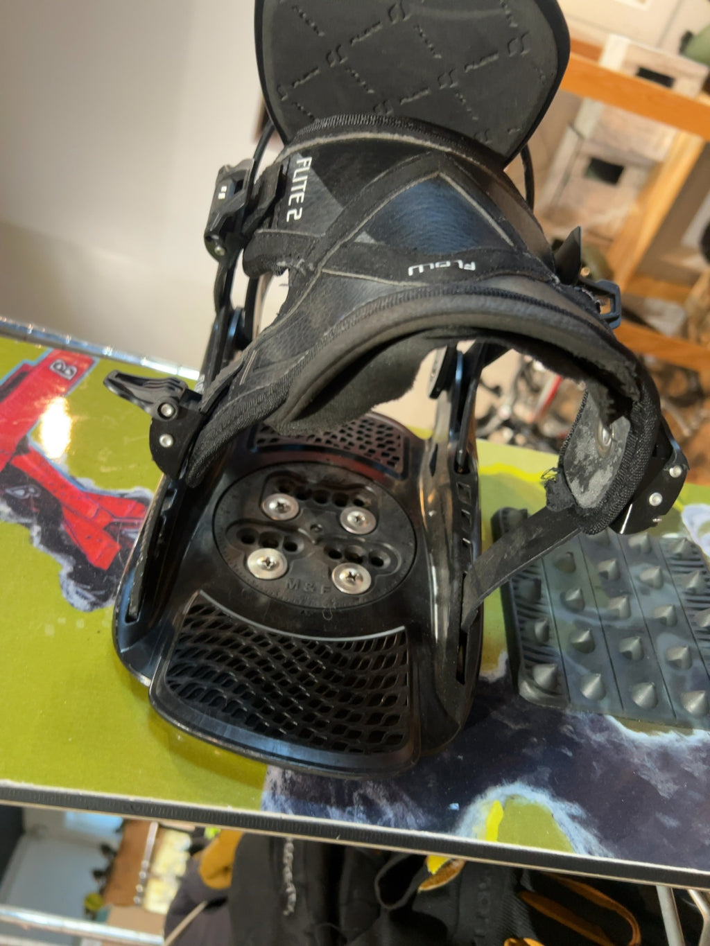 StepChild Hammerhead Snowboard With Flow Flite 2 Bindings Good 159