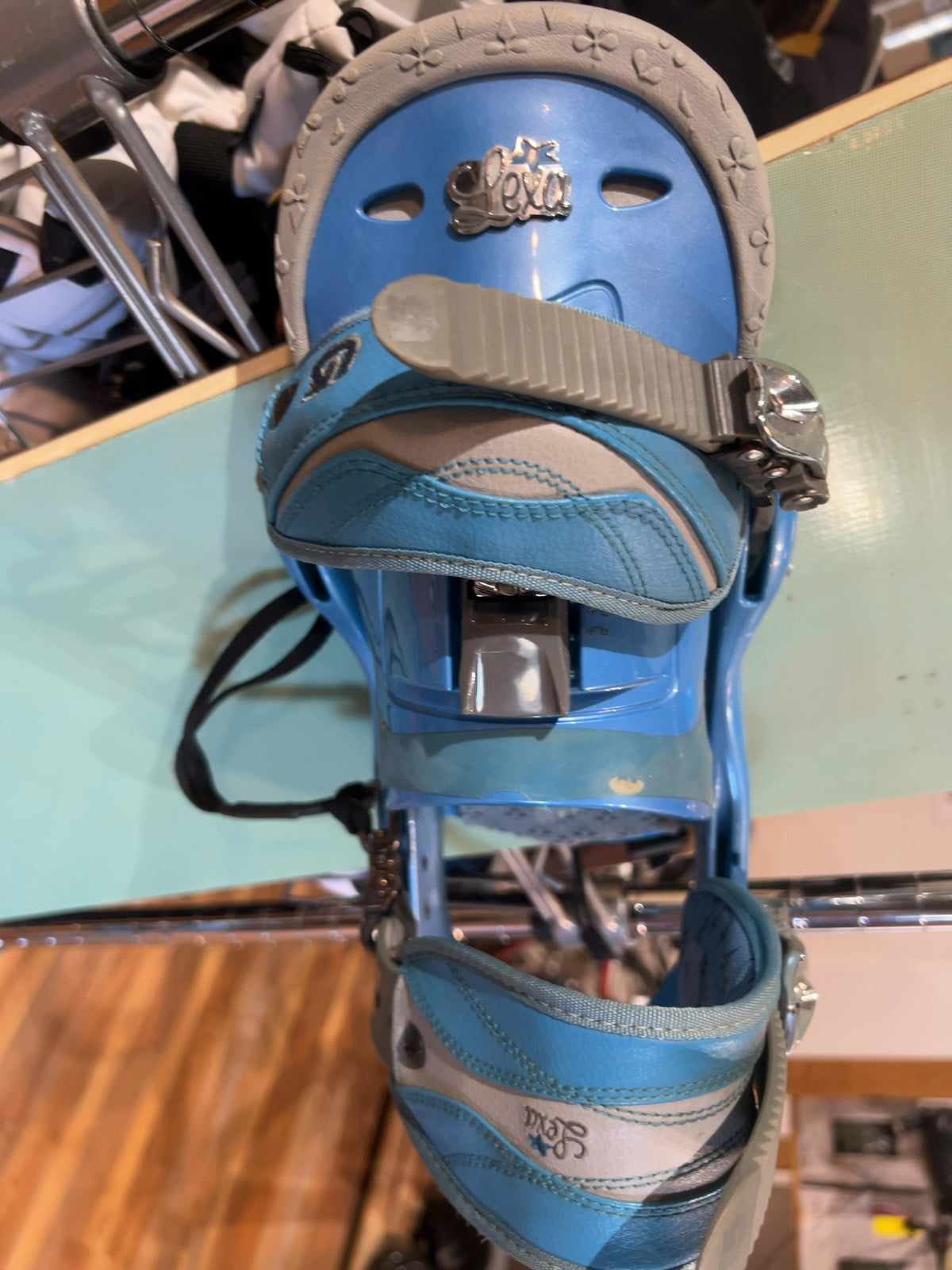 Burton Secret Snowboard with Lexa Bindings Good 149 cm
