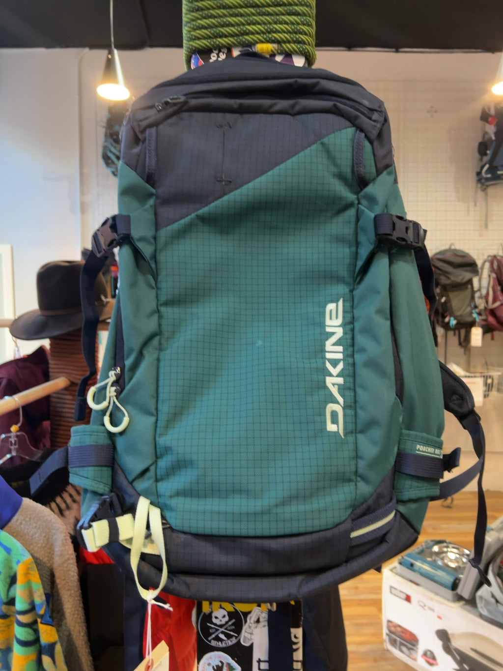 Dakine Poacher RAS 32L Avalanche Backpack w/ Mammut Airbag & Cartridge Good