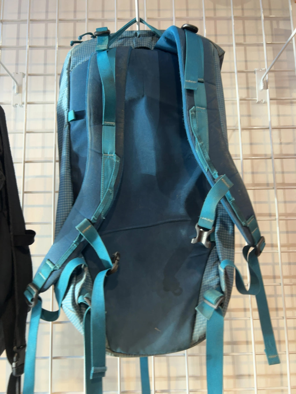 Patagonia Ascensionist 30L Backpack Good