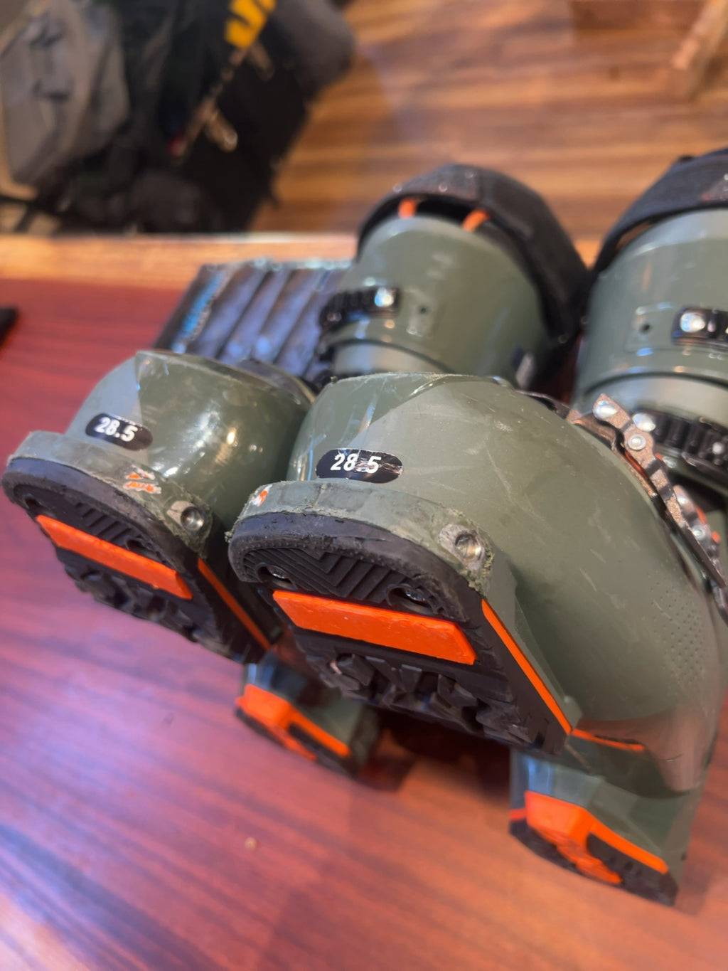 Tecnica Cochise 120 DYN Ski Boots Good 28.5