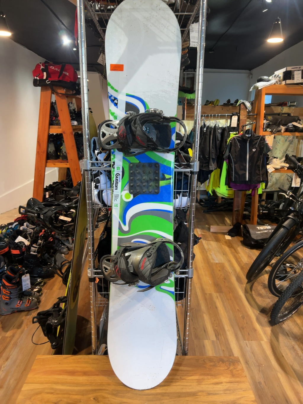 Burton Custom Snowboard with Burton Mission Bindings Good 151 cm